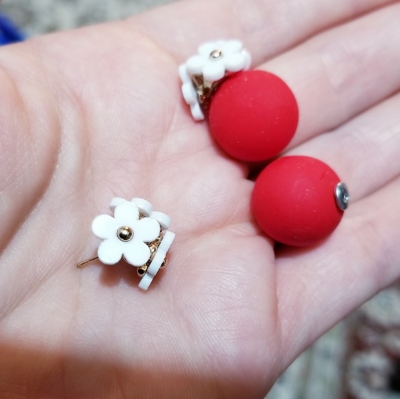 18k Gold Double Side Ball Flower Studs - Picture 3 of 3